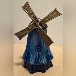 Delfts Holland Dutch Ornamental Windmill 472 blue with metal